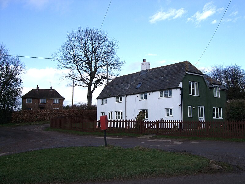 File:Houses, Woodsend - geograph.org.uk - 2781384.jpg