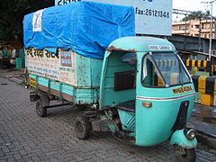 India auto-rickshaw tuk tuk adapted for logistics July 2007.jpg
