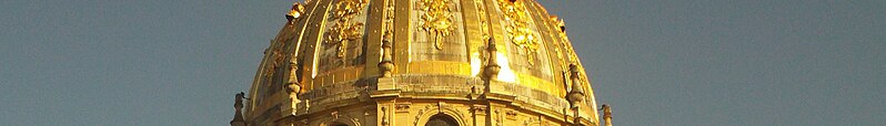 File:Invalides banner Dome.jpg