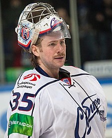 Jeff Glass KHL-ottelussa marraskuussa 2012.