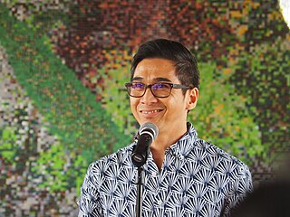 <span class="mw-page-title-main">Joseph O. Legaspi</span> American poet