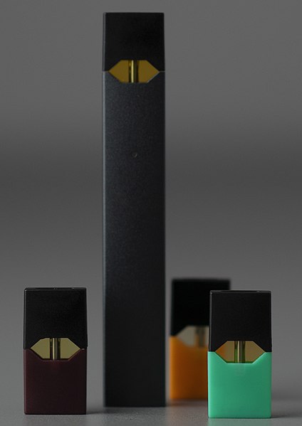 File:Juul vaping device with pods (cropped).jpg