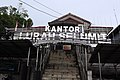 English: Selumit urban village office in Central Tarakan subdistrict, Tarakan City, North Kalimantan, Indonesia. Bahasa Indonesia: Kantor kelurahan Selumit, kecamatan Tarakan Tengah, Kota Tarakan, Kalimantan Utara.