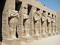 Karnak Tempel Ramses III. 12.JPG