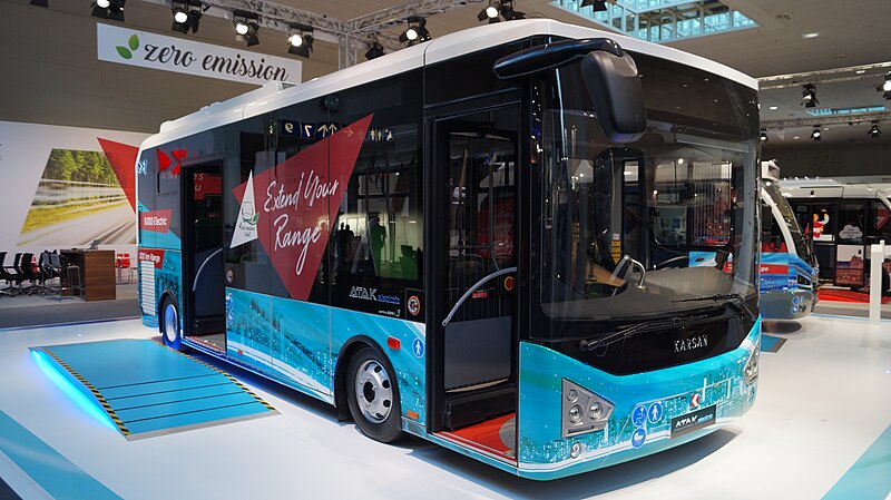 File:Karsan ATAK electric - Front and right side IAA 2018.jpg