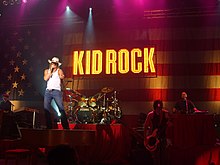 Kid Rock in concert in 2006 Kidrock-in-concert.JPG