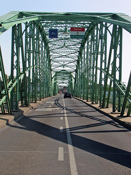 File:Komarom, Elizabeth bridge 02.JPG