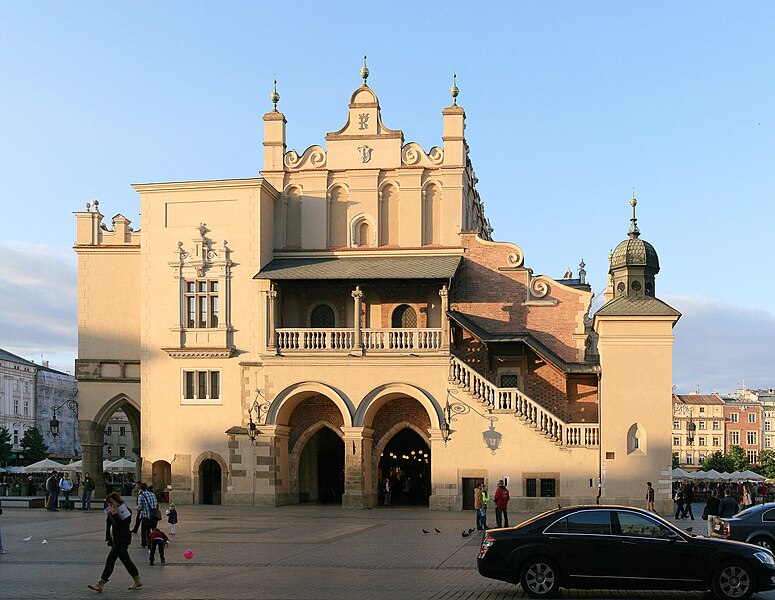 File:Krakow SukienniceSouth B05d.jpg