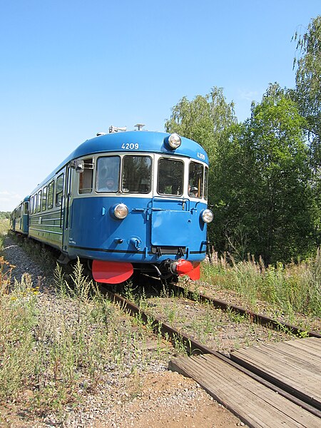 File:Lättähattu (Dm7), Naantalin rata, Naantali, 1.8.2010 (3).JPG