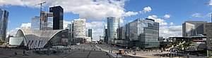 La Défense: Storia, Trasporti pubblici alla Défense, Educazione