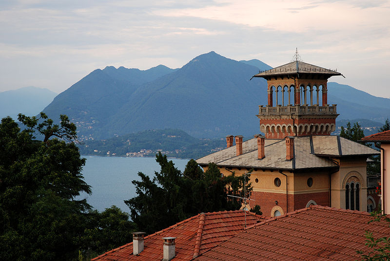 File:Lago-Maggiore 1165.JPG