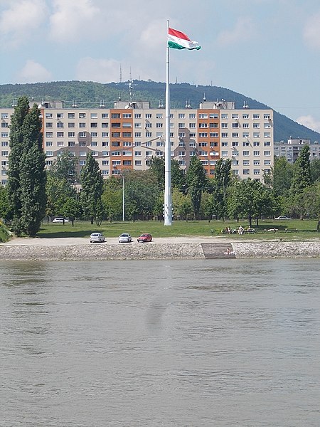 File:Lajos street housing estates and the 45m high flagpole, 2017 Margaret Island.jpg