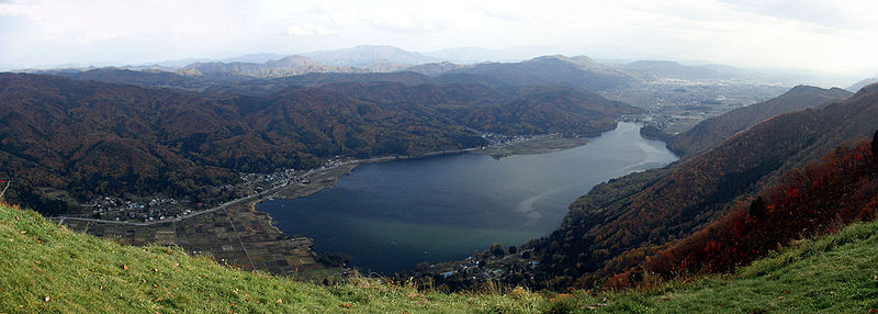 File:Lake Kizaki 01.jpg