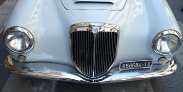 Lancia Aurelia B24 Spider/Convertible, Radiator grille