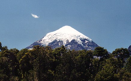 Volcan Lanín dans le parc national Lanín en province de Neuquén.