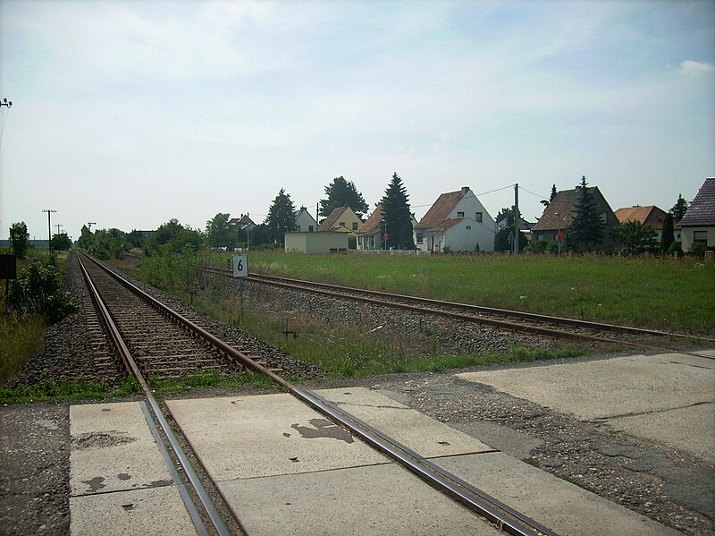 File:LaußigBahn.JPG