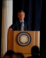 Football agent Leigh Steinberg Leigh Steinberg speaking at Berkeley.png