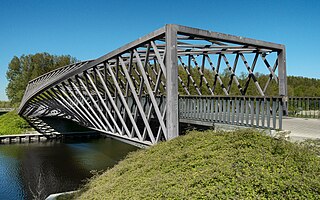 <span class="mw-page-title-main">Vlaardingse Vaart Bridge</span> Twisted bridge in Vlaardingen, Netherlands