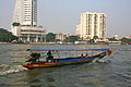 Støjende, men hurtig privat vand-taxi i Bangkok (2012)