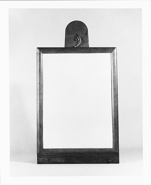 File:Looking Glass MET 184419.jpg