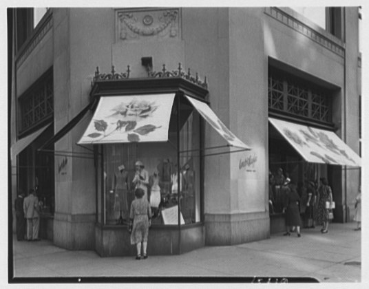 File:Lord & Taylor, business at 38th St. and 5th Ave., New York City. LOC gsc.5a21408.tif