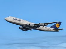 https://upload.wikimedia.org/wikipedia/commons/thumb/9/96/Lufthansa_Boeing_747-8_D-ABYF_%2822461604758%29.jpg/220px-Lufthansa_Boeing_747-8_D-ABYF_%2822461604758%29.jpg