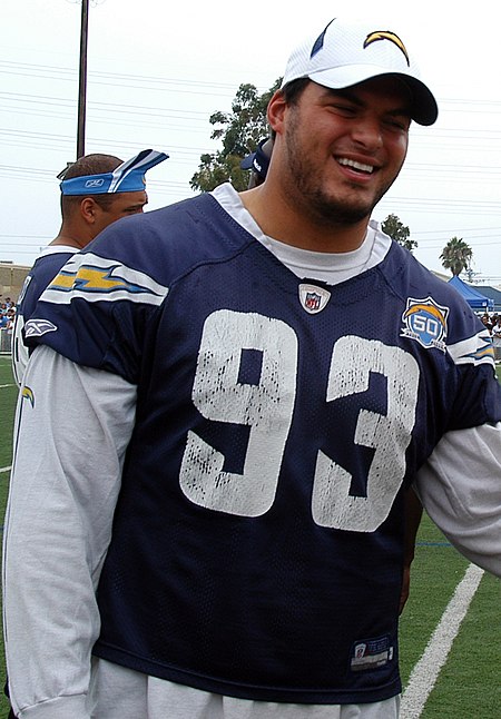 Luis Castillo at Naval Base San Diego 2009-08-21.jpg