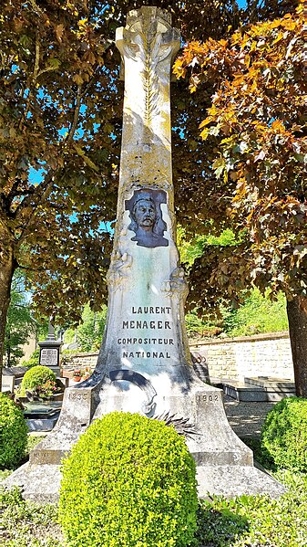 File:Luxembourg, cimetière Bons-Malades, monument funéraire Laurent Menager (02).jpg