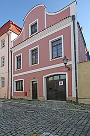 File:Měšťanský dům (Hradec Králové), Dlouhá 212.JPG