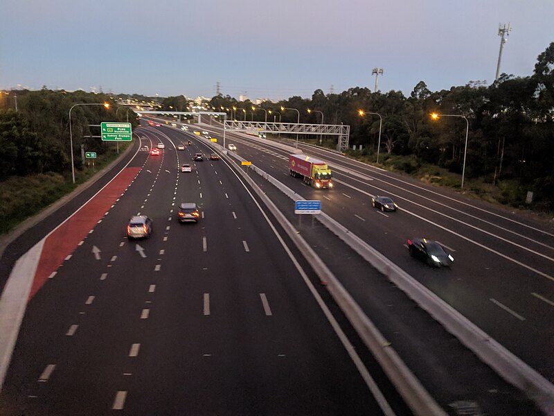 File:M4 Sydney Looking East.jpg