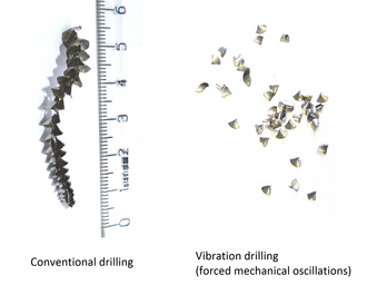 Titanium chips - conventional drilling vs vibration drilling MITIS - comparison titanium chips.png