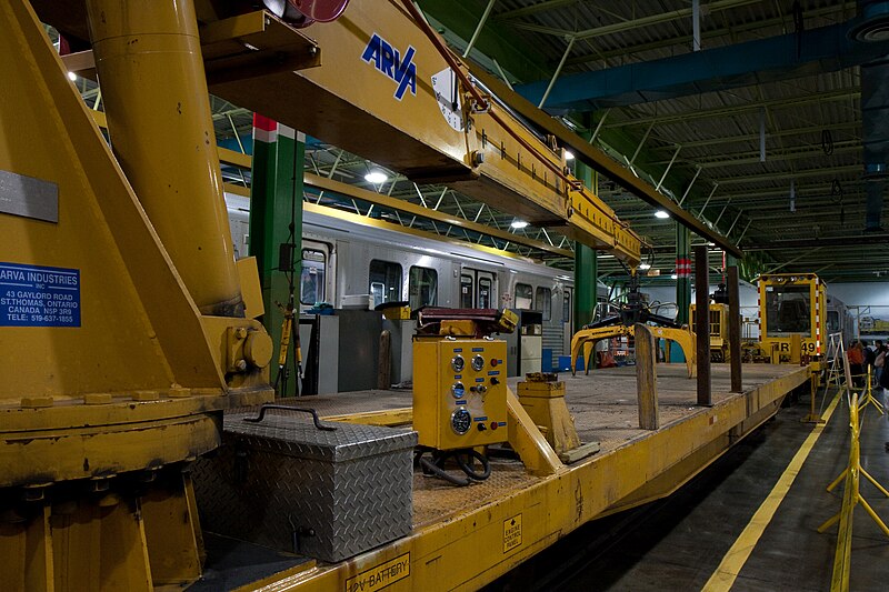 File:Maintenance crane at the TTC's Greenwood yard.jpg