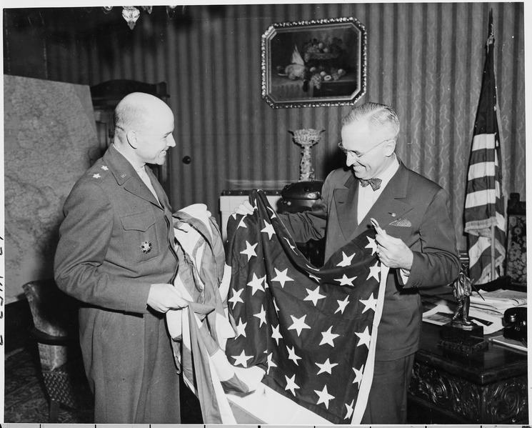 File:Major General Floyd L. Parks presented the Flag of Liberation to President Harry S. Truman in Berlin, Germany.... - NARA - 198680.tif