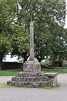 Croix au bourg.