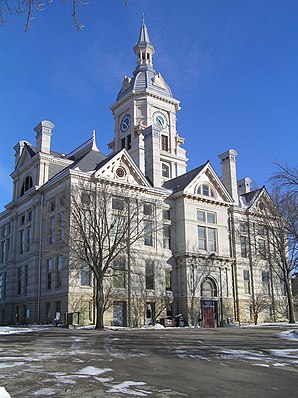 Das Marshall County Courthouse in Marshalltown, seit 1972 im NRHP gelistet[1]