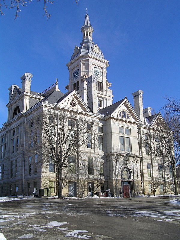 The courthouse in Marshalltown is on the NRHP