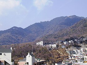 Kobe Üniversitesi'nden Maya Dağı'nın görünümü.