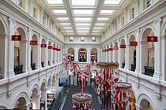 Interior of the former postal hall in 2007
