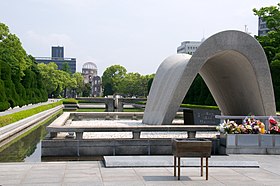Memorial Cenotaph, Hiroshima Peace Memorial Park (7170064476) (2).jpg