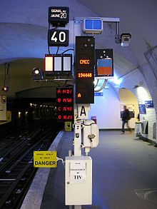 Mat de signalisation en station, à Gambetta.