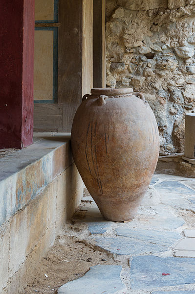 File:Minoan jar Knossos Palace.jpg