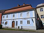 Mladá Vožice - měšťanský dům čp. 186 v ul. E. K. Rosola, dnes restaurace U Zvonice (stav v srpnu 2023).jpg
