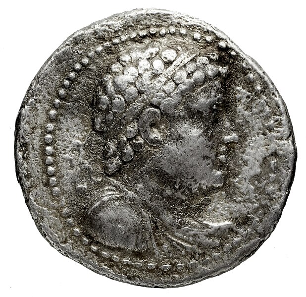 File:Monnaie - Tétradrachme, Argent, Tyr, Phénicie, Ptolémée IV Philopator - btv1b8508799b (1 of 2).jpg
