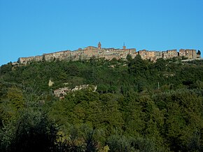 Monteleone d'Orvieto Panoramica 2004.jpg