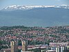 Βουνό Μπιελάσνιτσα (χιονισμένες κορυφές) στα Νοτιοδυτικά