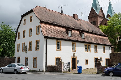 Neustadt am Main, Megingaudstraße 1, 002