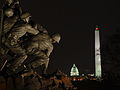 Ночной вид на капитолий и монумент Вашингтону