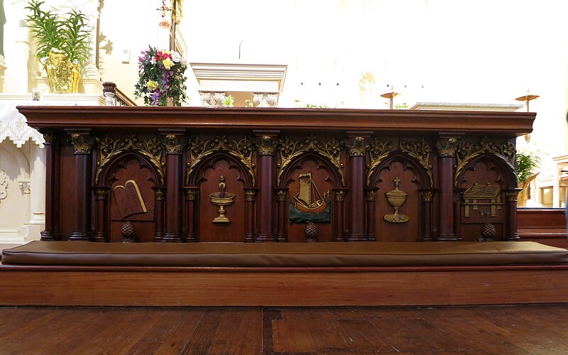 File:Old Saint Patrick Catholic Church (Ann Arbor, MI) - exterior, Communion rail, liturgical north.jpg