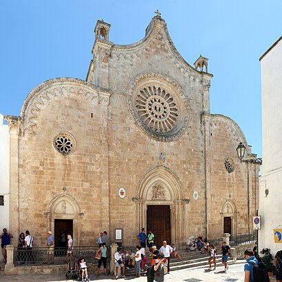 How to get to Duomo di Ostuni with public transit - About the place