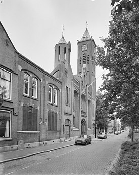 Overzicht westgevel met twee kerktorens - Dordrecht - 20353406 - RCE.jpg